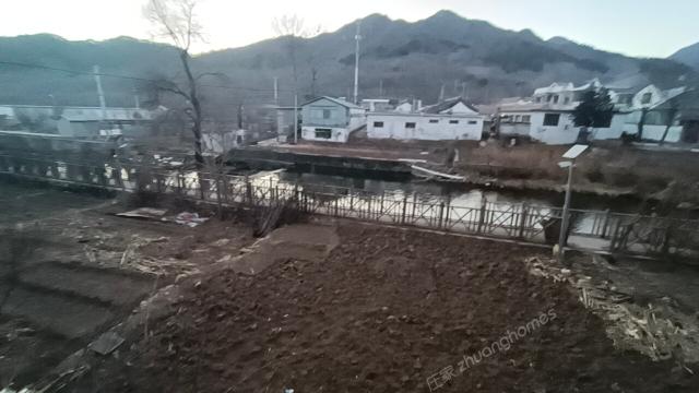 怀柔渤海镇慕田峪长城附近240平米破旧农家院出租，适合改造做民宿