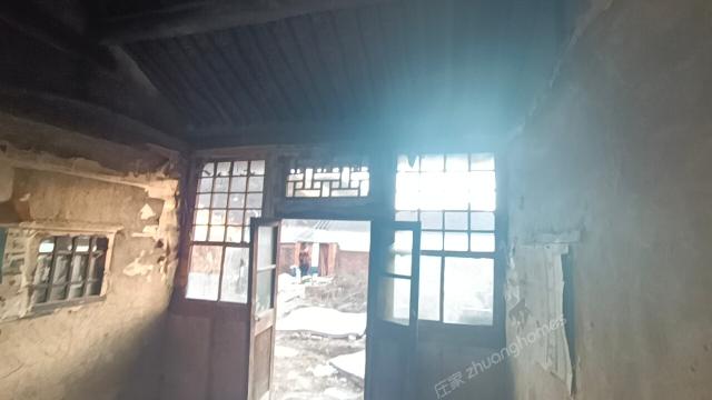 怀柔桥梓392平米破旧民宿小院出租，需改建，带菜园