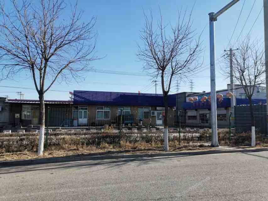 密云十里堡农村自建房带小院全新出租，位于村边，首次出租